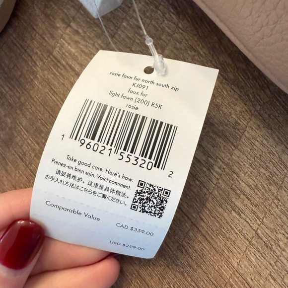 Kate Spade NWT- Rosie Faux Fur North South Zip: Light Fawn - Picture 5 of 7